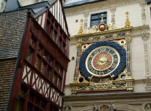 Ze Chambers Visiter Rouen, main dans la main